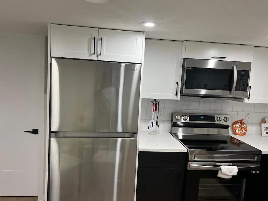 2-Bedroom Basement Apartment 卡加利 加拿大