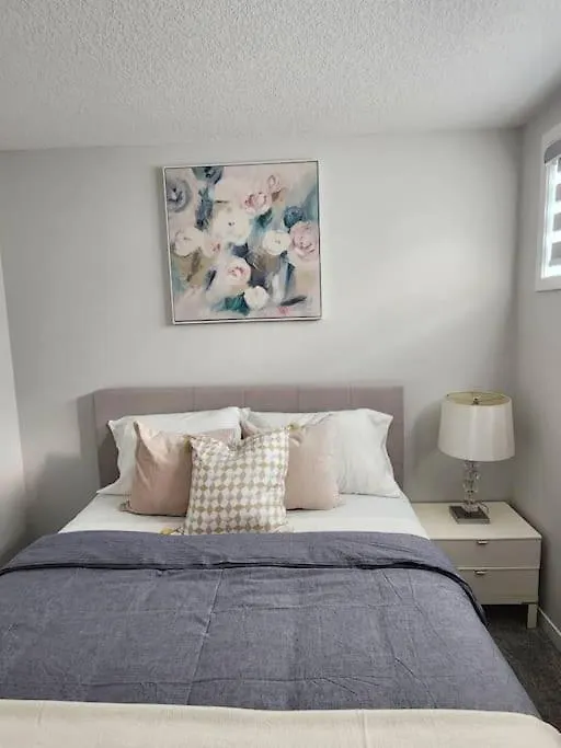 2-Bedroom Basement Apartment 卡加利