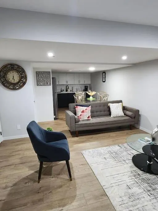 2-Bedroom Basement Apartment 卡加利 加拿大