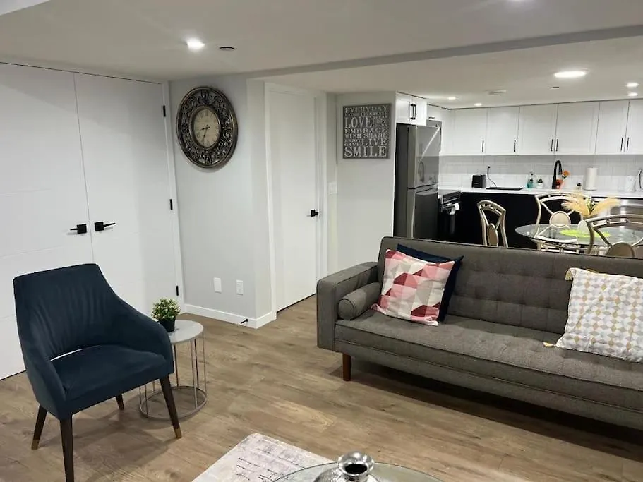 2-Bedroom Basement Apartment 卡加利 0*,  加拿大