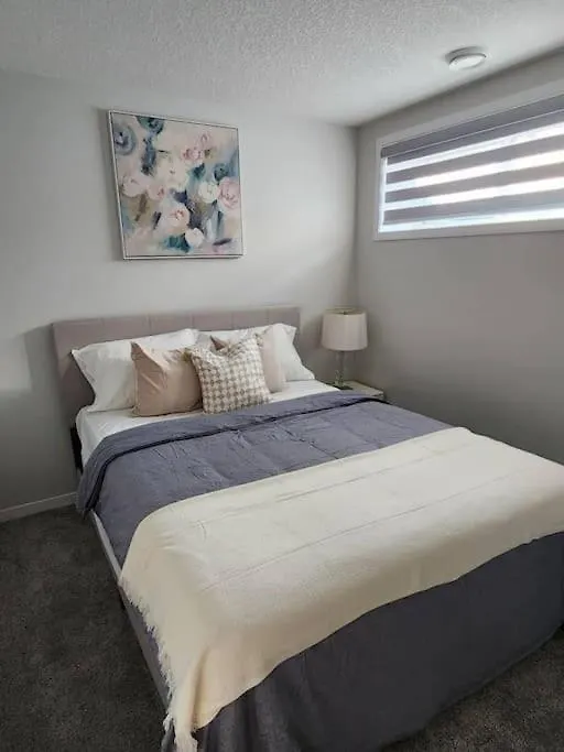 2-Bedroom Basement Apartment 卡加利